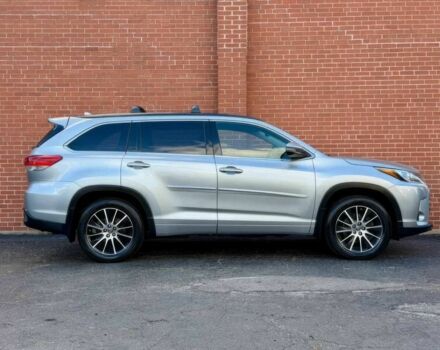 Серый Тойота Хайлендер, объемом двигателя 3.5 л и пробегом 57 тыс. км за 19000 $, фото 3 на Automoto.ua