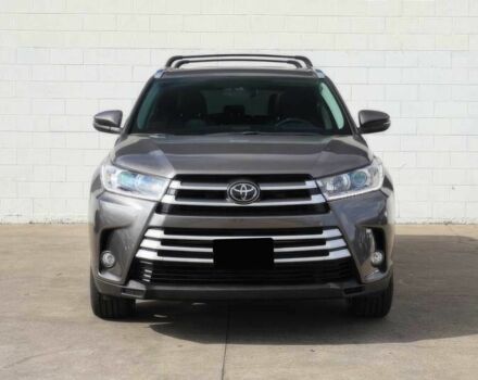 Серый Тойота Хайлендер, объемом двигателя 3.5 л и пробегом 64 тыс. км за 19000 $, фото 1 на Automoto.ua