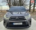 Сірий Тойота Хайлендер, об'ємом двигуна 3.46 л та пробігом 157 тис. км за 26700 $, фото 8 на Automoto.ua