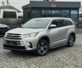 Сірий Тойота Хайлендер, об'ємом двигуна 2.67 л та пробігом 121 тис. км за 26000 $, фото 1 на Automoto.ua