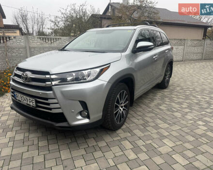 Сірий Тойота Хайлендер, об'ємом двигуна 3.46 л та пробігом 181 тис. км за 29999 $, фото 1 на Automoto.ua