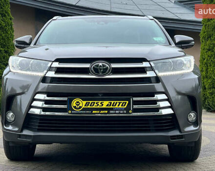 Сірий Тойота Хайлендер, об'ємом двигуна 3.5 л та пробігом 77 тис. км за 28300 $, фото 1 на Automoto.ua