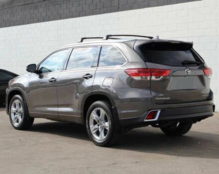 Серый Тойота Хайлендер, объемом двигателя 3.5 л и пробегом 64 тыс. км за 19000 $, фото 4 на Automoto.ua