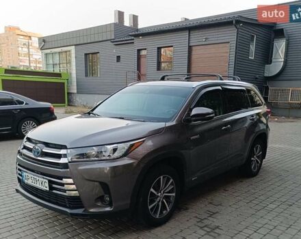 Серый Тойота Хайлендер, объемом двигателя 3.46 л и пробегом 117 тыс. км за 29500 $, фото 1 на Automoto.ua