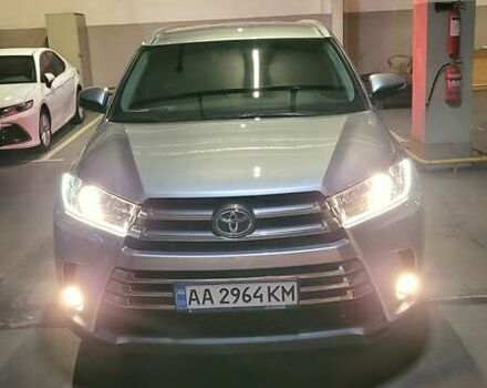 Сірий Тойота Хайлендер, об'ємом двигуна 3.46 л та пробігом 62 тис. км за 33000 $, фото 3 на Automoto.ua