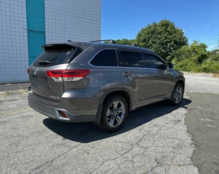 Тойота Хайлендер 2017 в Житомире на Automoto.ua Серый Тойота Хайлендер, объемом двигателя 3.5 л и пробегом 57 тыс. км за 15600 $, фото 4 на Automoto.ua