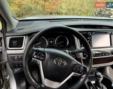 Серый Тойота Хайлендер, объемом двигателя 3.46 л и пробегом 236 тыс. км за 25000 $, фото 14 на Automoto.ua