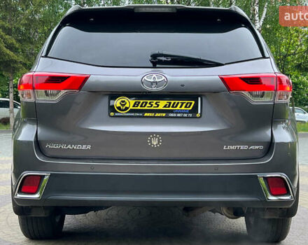 Сірий Тойота Хайлендер, об'ємом двигуна 3.5 л та пробігом 77 тис. км за 28300 $, фото 5 на Automoto.ua