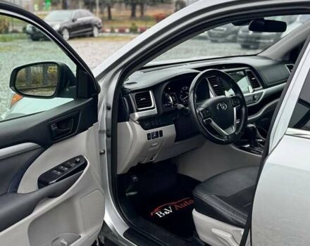 Сірий Тойота Хайлендер, об'ємом двигуна 2.67 л та пробігом 121 тис. км за 26000 $, фото 9 на Automoto.ua