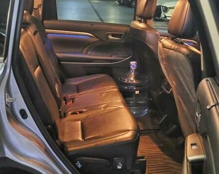 Сірий Тойота Хайлендер, об'ємом двигуна 3.46 л та пробігом 62 тис. км за 33000 $, фото 24 на Automoto.ua