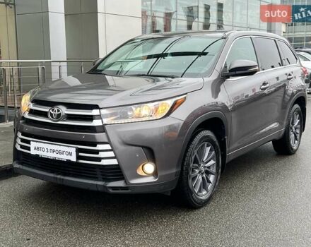 Серый Тойота Хайлендер, объемом двигателя 2.67 л и пробегом 105 тыс. км за 23581 $, фото 2 на Automoto.ua