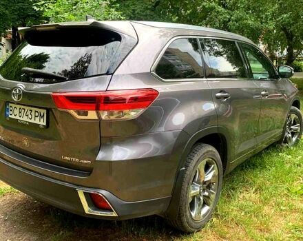 Серый Тойота Хайлендер, объемом двигателя 3.5 л и пробегом 77 тыс. км за 30000 $, фото 2 на Automoto.ua