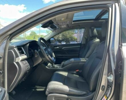 Тойота Хайлендер 2017 в Житомире на Automoto.ua Серый Тойота Хайлендер, объемом двигателя 3.5 л и пробегом 57 тыс. км за 15600 $, фото 6 на Automoto.ua