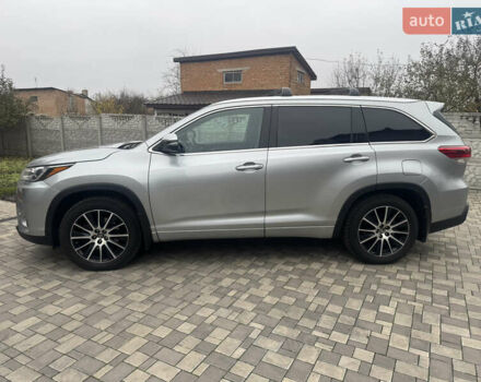 Сірий Тойота Хайлендер, об'ємом двигуна 3.46 л та пробігом 181 тис. км за 29999 $, фото 2 на Automoto.ua