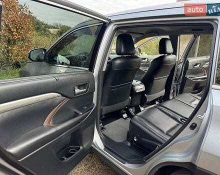 Серый Тойота Хайлендер, объемом двигателя 3.46 л и пробегом 236 тыс. км за 25000 $, фото 11 на Automoto.ua