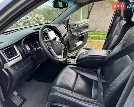 Серый Тойота Хайлендер, объемом двигателя 3.46 л и пробегом 236 тыс. км за 25000 $, фото 12 на Automoto.ua