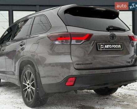 Серый Тойота Хайлендер, объемом двигателя 2.67 л и пробегом 174 тыс. км за 25990 $, фото 5 на Automoto.ua