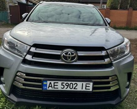 Серый Тойота Хайлендер, объемом двигателя 3.46 л и пробегом 236 тыс. км за 25000 $, фото 3 на Automoto.ua