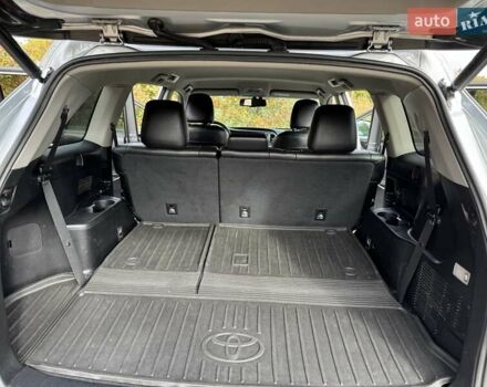 Серый Тойота Хайлендер, объемом двигателя 3.46 л и пробегом 236 тыс. км за 25000 $, фото 18 на Automoto.ua