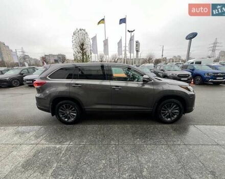 Серый Тойота Хайлендер, объемом двигателя 2.67 л и пробегом 105 тыс. км за 23581 $, фото 7 на Automoto.ua