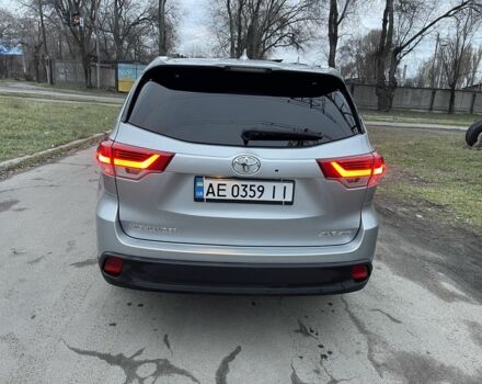 Сірий Тойота Хайлендер, об'ємом двигуна 3.5 л та пробігом 110 тис. км за 28000 $, фото 3 на Automoto.ua