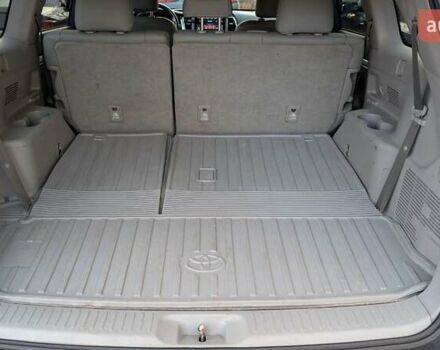 Сірий Тойота Хайлендер, об'ємом двигуна 3.5 л та пробігом 188 тис. км за 25000 $, фото 17 на Automoto.ua