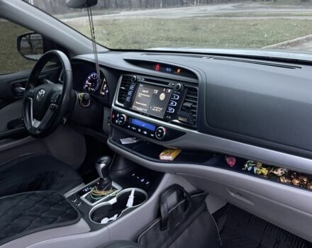 Сірий Тойота Хайлендер, об'ємом двигуна 3.5 л та пробігом 110 тис. км за 28000 $, фото 8 на Automoto.ua