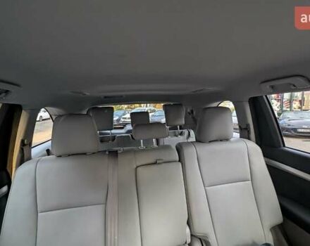 Сірий Тойота Хайлендер, об'ємом двигуна 3.5 л та пробігом 188 тис. км за 25000 $, фото 13 на Automoto.ua