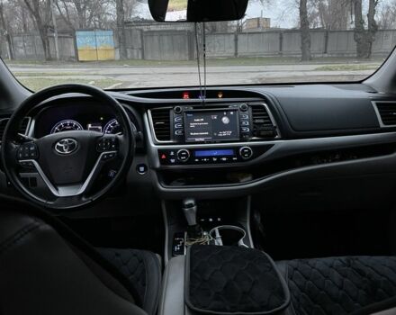 Сірий Тойота Хайлендер, об'ємом двигуна 3.5 л та пробігом 110 тис. км за 28000 $, фото 12 на Automoto.ua