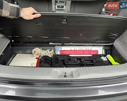 Серый Тойота Хайлендер, объемом двигателя 3.46 л и пробегом 127 тыс. км за 30000 $, фото 20 на Automoto.ua