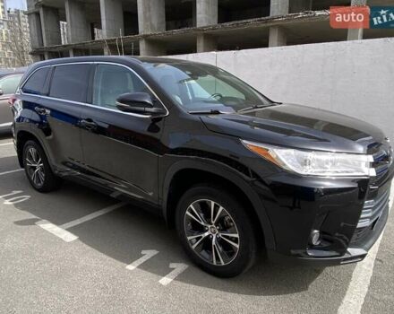 Серый Тойота Хайлендер, объемом двигателя 3.46 л и пробегом 118 тыс. км за 21200 $, фото 1 на Automoto.ua