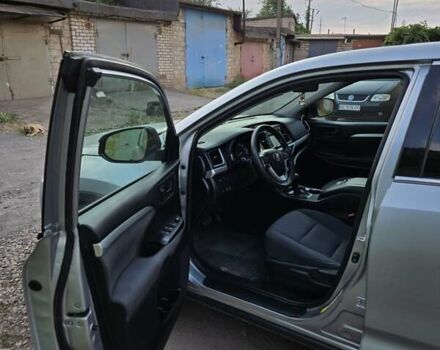 Серый Тойота Хайлендер, объемом двигателя 3.46 л и пробегом 87 тыс. км за 25300 $, фото 3 на Automoto.ua