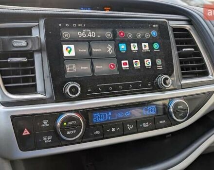 Сірий Тойота Хайлендер, об'ємом двигуна 3.5 л та пробігом 188 тис. км за 25000 $, фото 11 на Automoto.ua