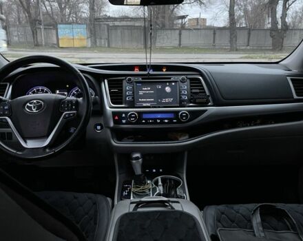 Сірий Тойота Хайлендер, об'ємом двигуна 3.5 л та пробігом 110 тис. км за 28000 $, фото 7 на Automoto.ua