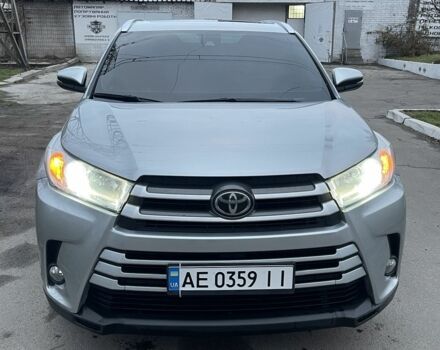 Сірий Тойота Хайлендер, об'ємом двигуна 3.5 л та пробігом 110 тис. км за 28000 $, фото 1 на Automoto.ua