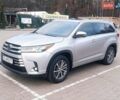 Сірий Тойота Хайлендер, об'ємом двигуна 3.46 л та пробігом 62 тис. км за 27500 $, фото 2 на Automoto.ua