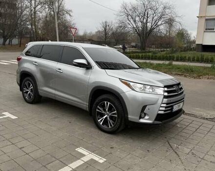 Сірий Тойота Хайлендер, об'ємом двигуна 3.46 л та пробігом 104 тис. км за 29500 $, фото 1 на Automoto.ua