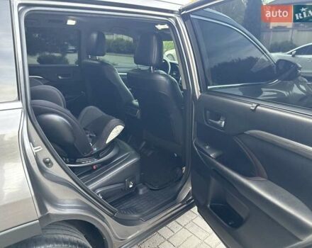 Серый Тойота Хайлендер, объемом двигателя 3.46 л и пробегом 81 тыс. км за 35000 $, фото 11 на Automoto.ua