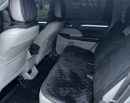 Сірий Тойота Хайлендер, об'ємом двигуна 3.5 л та пробігом 110 тис. км за 28000 $, фото 6 на Automoto.ua