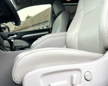 Тойота Хайлендер 2018 в Чернигове на Automoto.ua Серый Тойота Хайлендер, объемом двигателя 3.46 л и пробегом 58 тыс. км за 29999 $, фото 40 на Automoto.ua