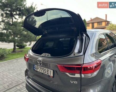 Серый Тойота Хайлендер, объемом двигателя 3.46 л и пробегом 81 тыс. км за 35000 $, фото 6 на Automoto.ua