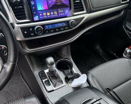 Сірий Тойота Хайлендер, об'ємом двигуна 3.46 л та пробігом 104 тис. км за 29500 $, фото 6 на Automoto.ua