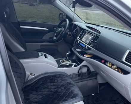 Сірий Тойота Хайлендер, об'ємом двигуна 3.5 л та пробігом 110 тис. км за 28000 $, фото 9 на Automoto.ua