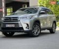 Серый Тойота Хайлендер, объемом двигателя 3.46 л и пробегом 65 тыс. км за 27900 $, фото 2 на Automoto.ua