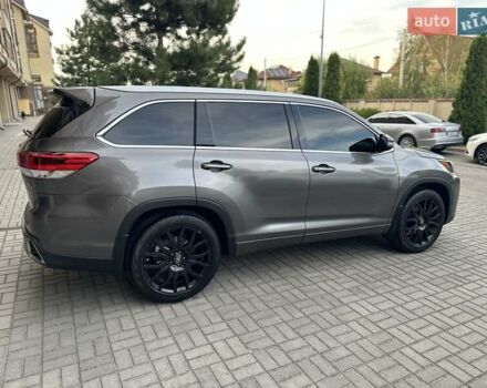 Серый Тойота Хайлендер, объемом двигателя 3.46 л и пробегом 81 тыс. км за 35000 $, фото 4 на Automoto.ua