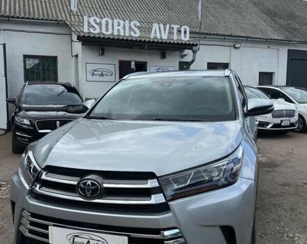 Тойота Хайлендер 2018 в Чернигове на Automoto.ua Серый Тойота Хайлендер, объемом двигателя 3.46 л и пробегом 58 тыс. км за 29999 $, фото 3 на Automoto.ua