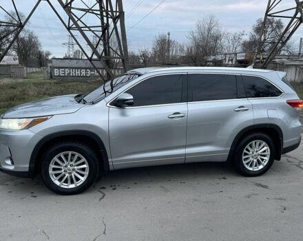 Сірий Тойота Хайлендер, об'ємом двигуна 3.5 л та пробігом 110 тис. км за 28000 $, фото 5 на Automoto.ua