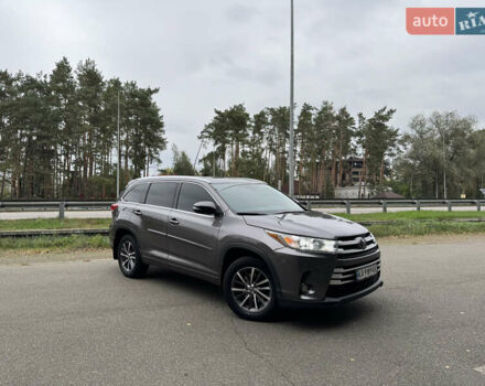 Серый Тойота Хайлендер, объемом двигателя 3.46 л и пробегом 127 тыс. км за 30000 $, фото 11 на Automoto.ua
