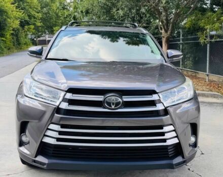 Серый Тойота Хайлендер, объемом двигателя 3.5 л и пробегом 32 тыс. км за 14800 $, фото 1 на Automoto.ua