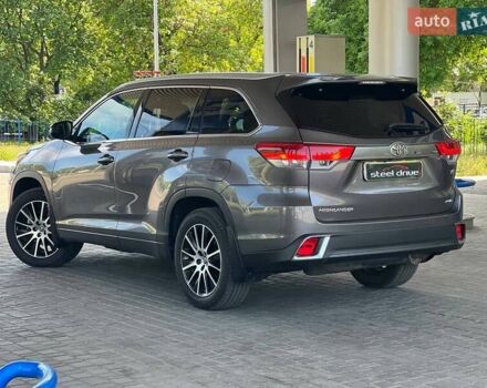 Серый Тойота Хайлендер, объемом двигателя 3.46 л и пробегом 89 тыс. км за 33999 $, фото 4 на Automoto.ua
